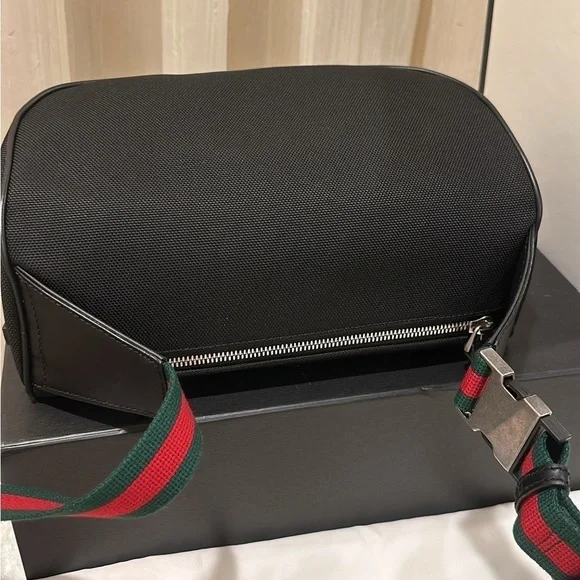 Authentic Gucci Black Techno Canvas Belt Bag✨ - Picture 6 of 15